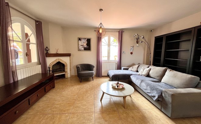 Resale - Villa -
La Zenia - Costa Blanca