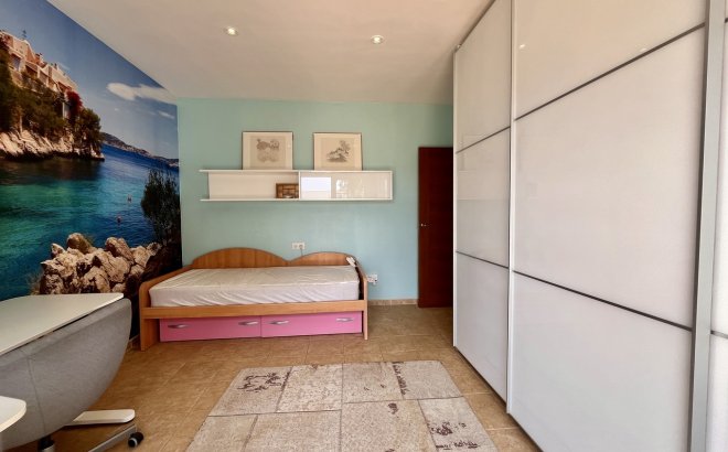 Resale - Villa -
La Zenia - Costa Blanca