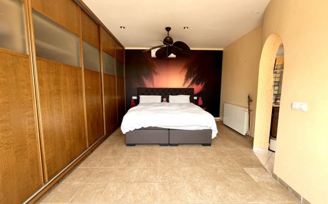 Resale - Villa -
La Zenia - Costa Blanca