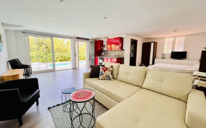 Resale - Villa -
La Zenia - Costa Blanca