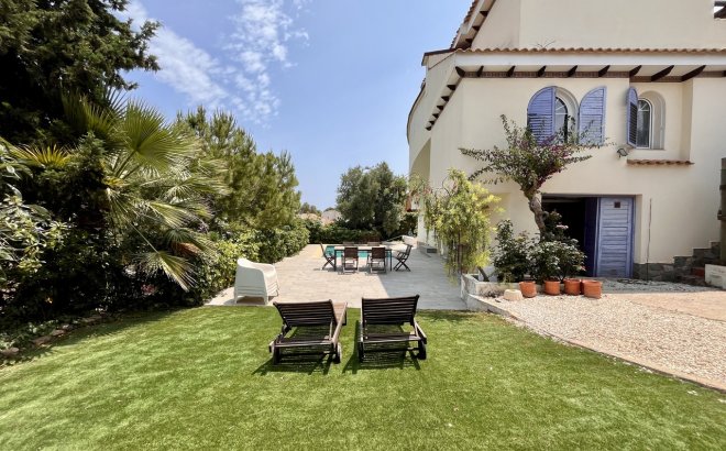 Resale - Villa -
La Zenia - Costa Blanca