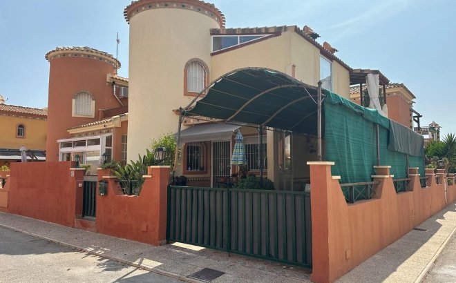 Resale - Villa -
Orihuela Costa - Playa Flamenca