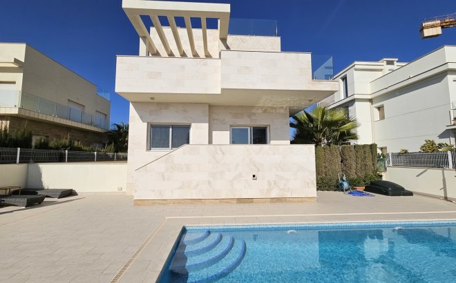 Resale - Villa -
La Zenia - Costa Blanca