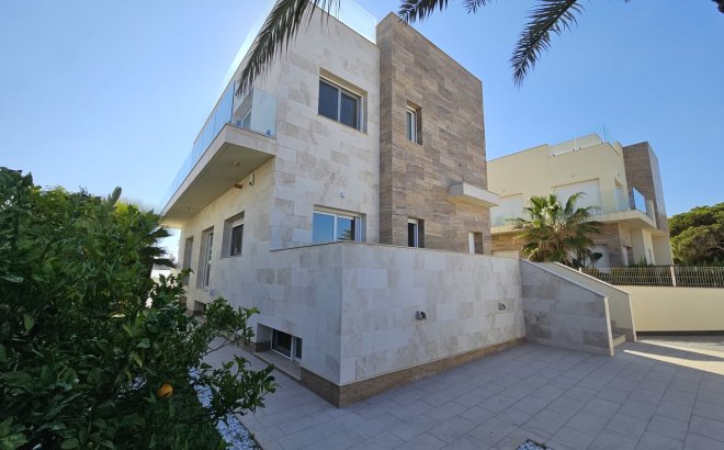 Resale - Villa -
La Zenia - Costa Blanca