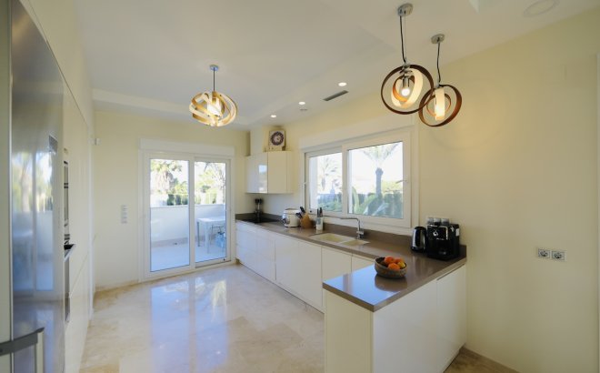 Resale - Villa -
La Zenia - Costa Blanca