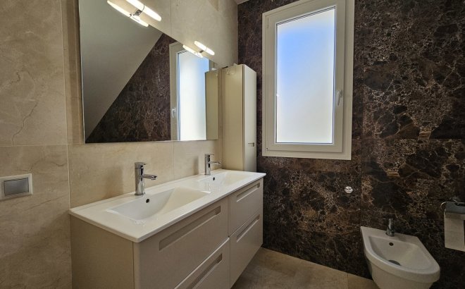 Resale - Villa -
La Zenia - Costa Blanca