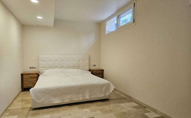 Resale - Villa -
La Zenia - Costa Blanca