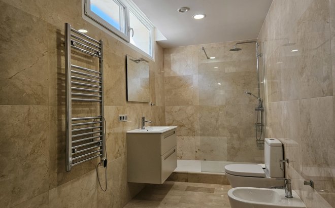 Resale - Villa -
La Zenia - Costa Blanca