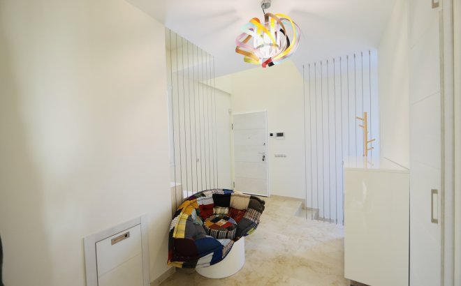 Resale - Villa -
La Zenia - Costa Blanca