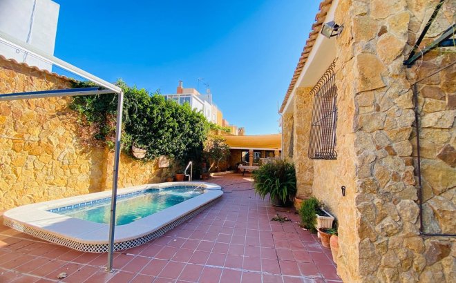 Revente - Villa -
Orihuela Costa - La Florida