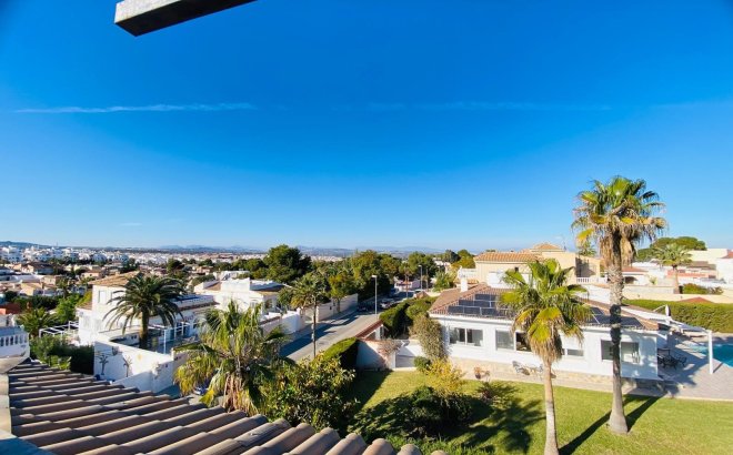 Revente - Villa -
Orihuela Costa - La Florida