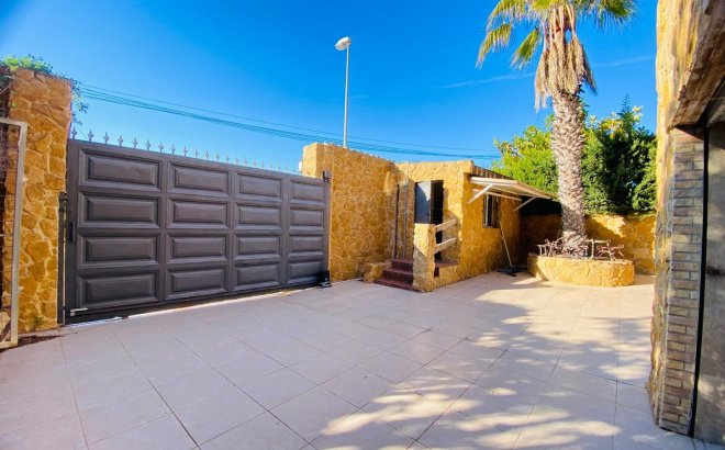 Revente - Villa -
Orihuela Costa - La Florida