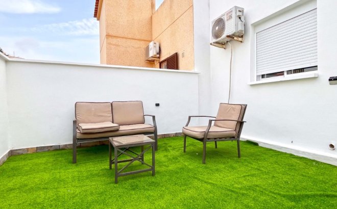 Resale - Bungalow -
Orihuela Costa - Costa Blanca