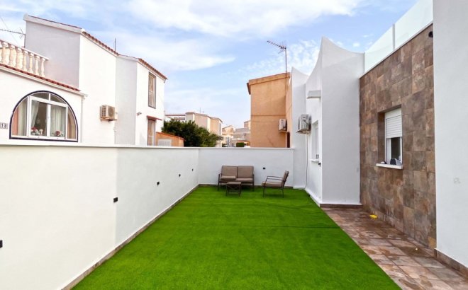 Resale - Bungalow -
Orihuela Costa - Costa Blanca
