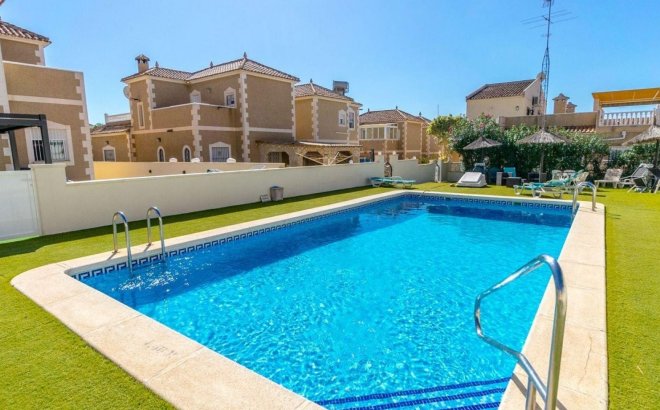 Resale - Villa -
Orihuela Costa - Costa Blanca
