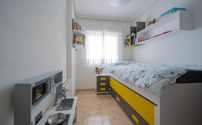 Resale - Town House -
Orihuela Costa - PAU 26