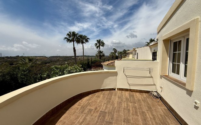 Resale - Villa -
Orihuela Costa - Costa Blanca