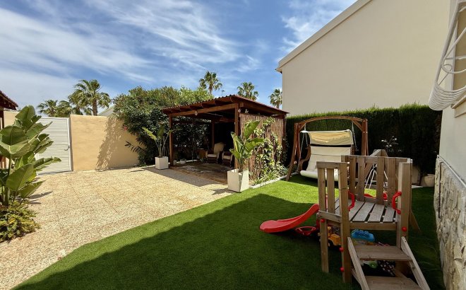 Resale - Villa -
Orihuela Costa - Costa Blanca
