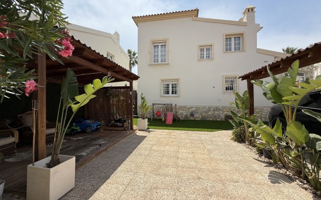 Resale - Villa -
Orihuela Costa - Costa Blanca