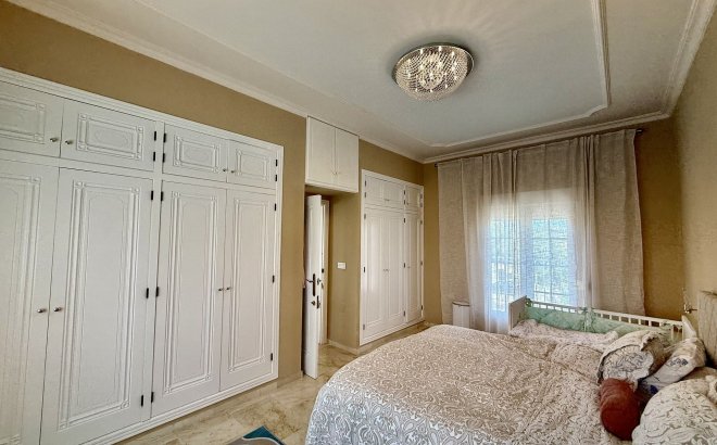 Resale - Villa -
Orihuela Costa - Costa Blanca