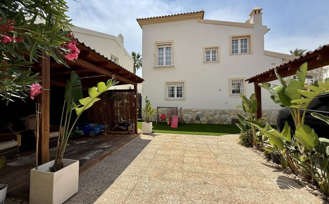 Resale - Villa -
Orihuela Costa - Costa Blanca