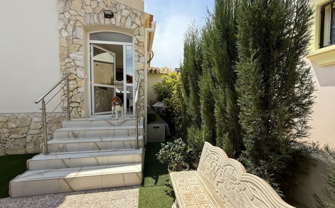 Resale - Villa -
Orihuela Costa - Costa Blanca