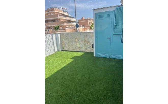 Resale - Bungalow -
Pilar de la Horadada - El Mojón