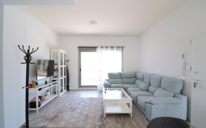 Herverkoop - Villa -
San Miguel de Salinas - Inland