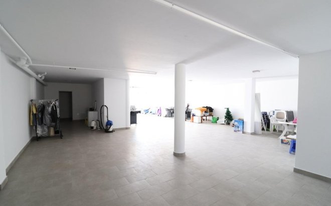 Herverkoop - Villa -
San Miguel de Salinas - Inland