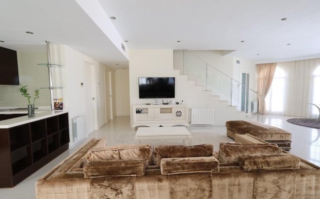 Resale - Villa -
Ciudad Quesada - Costa Blanca