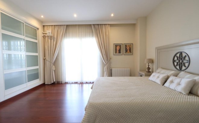 Resale - Villa -
Ciudad Quesada - Costa Blanca