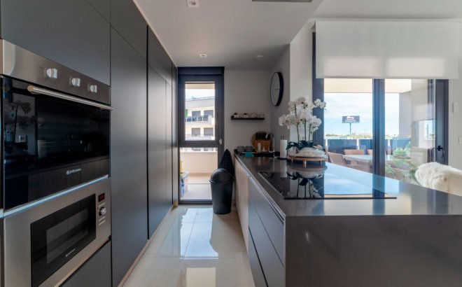 Resale - Apartment -
Playa Flamenca - Costa Blanca