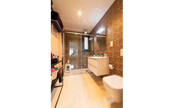 Resale - Apartment -
Playa Flamenca - Costa Blanca