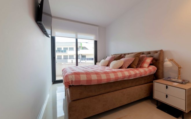 Resale - Apartment -
Playa Flamenca - Costa Blanca