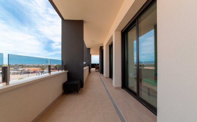 Resale - Apartment -
Playa Flamenca - Costa Blanca