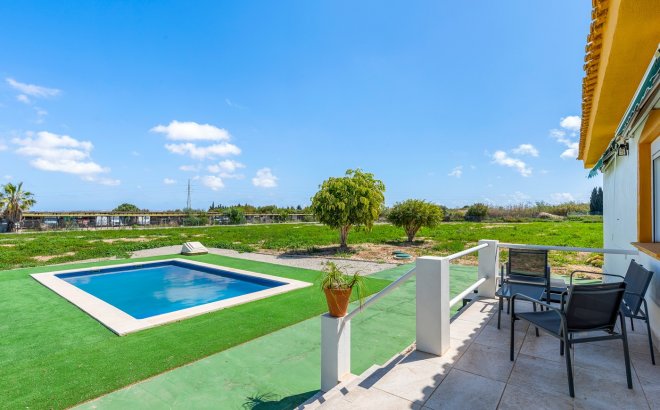 Resale - Villa -
Los Montesinos - Costa Blanca