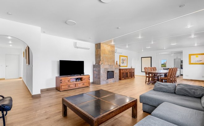 Resale - Villa -
Los Montesinos - Costa Blanca