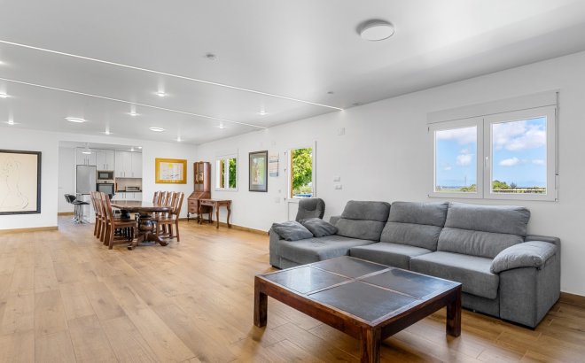 Resale - Villa -
Los Montesinos - Costa Blanca