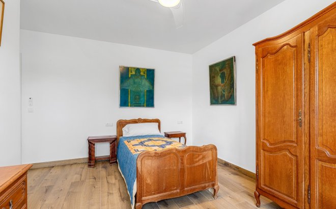 Resale - Villa -
Los Montesinos - Costa Blanca