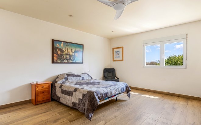 Resale - Villa -
Los Montesinos - Costa Blanca