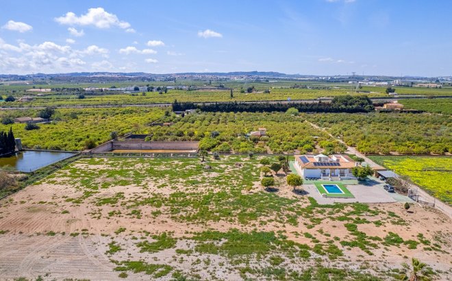 Resale - Villa -
Los Montesinos - Costa Blanca