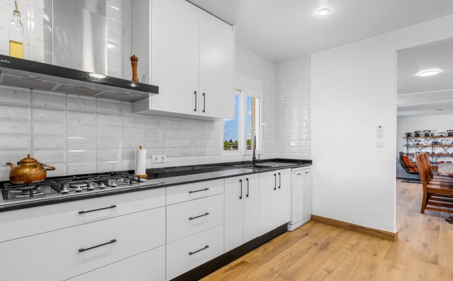 Resale - Villa -
Los Montesinos - Costa Blanca