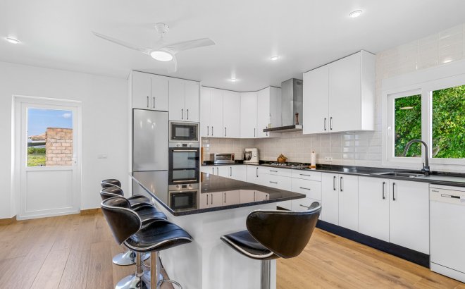 Resale - Villa -
Los Montesinos - Costa Blanca