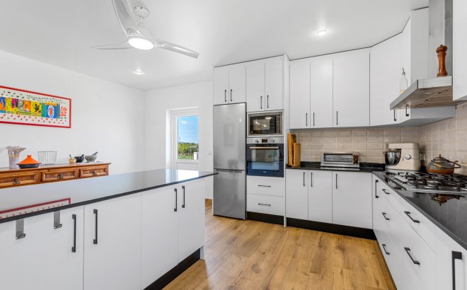 Resale - Villa -
Los Montesinos - Costa Blanca