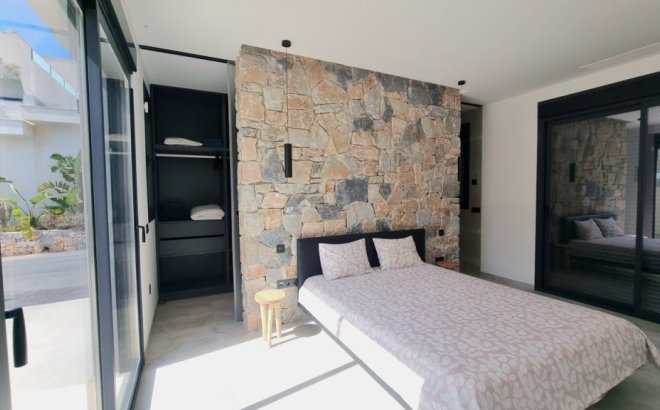 Herverkoop - Villa -
Rojales - Inland