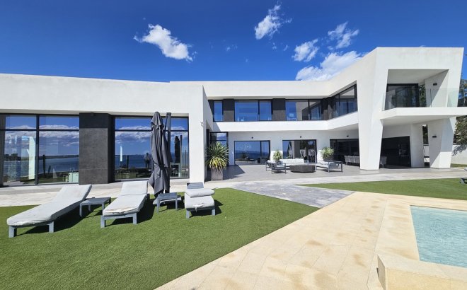 Resale - Villa -
Cabo Roig - Costa Blanca