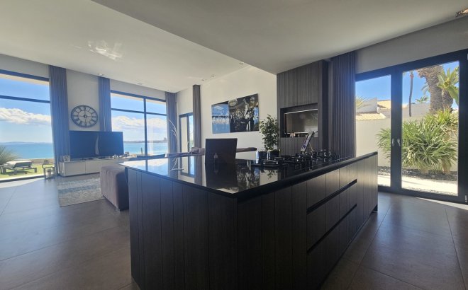 Resale - Villa -
Cabo Roig - Costa Blanca