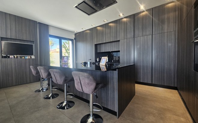 Resale - Villa -
Cabo Roig - Costa Blanca