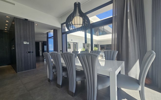 Resale - Villa -
Cabo Roig - Costa Blanca