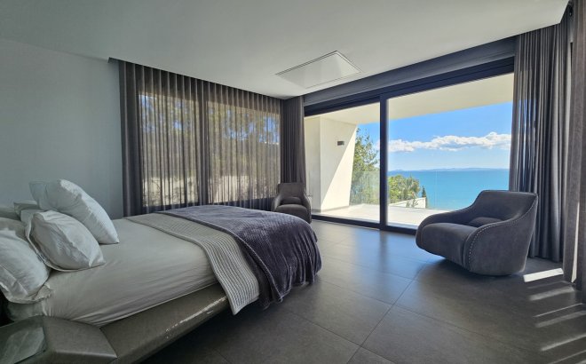 Resale - Villa -
Cabo Roig - Costa Blanca